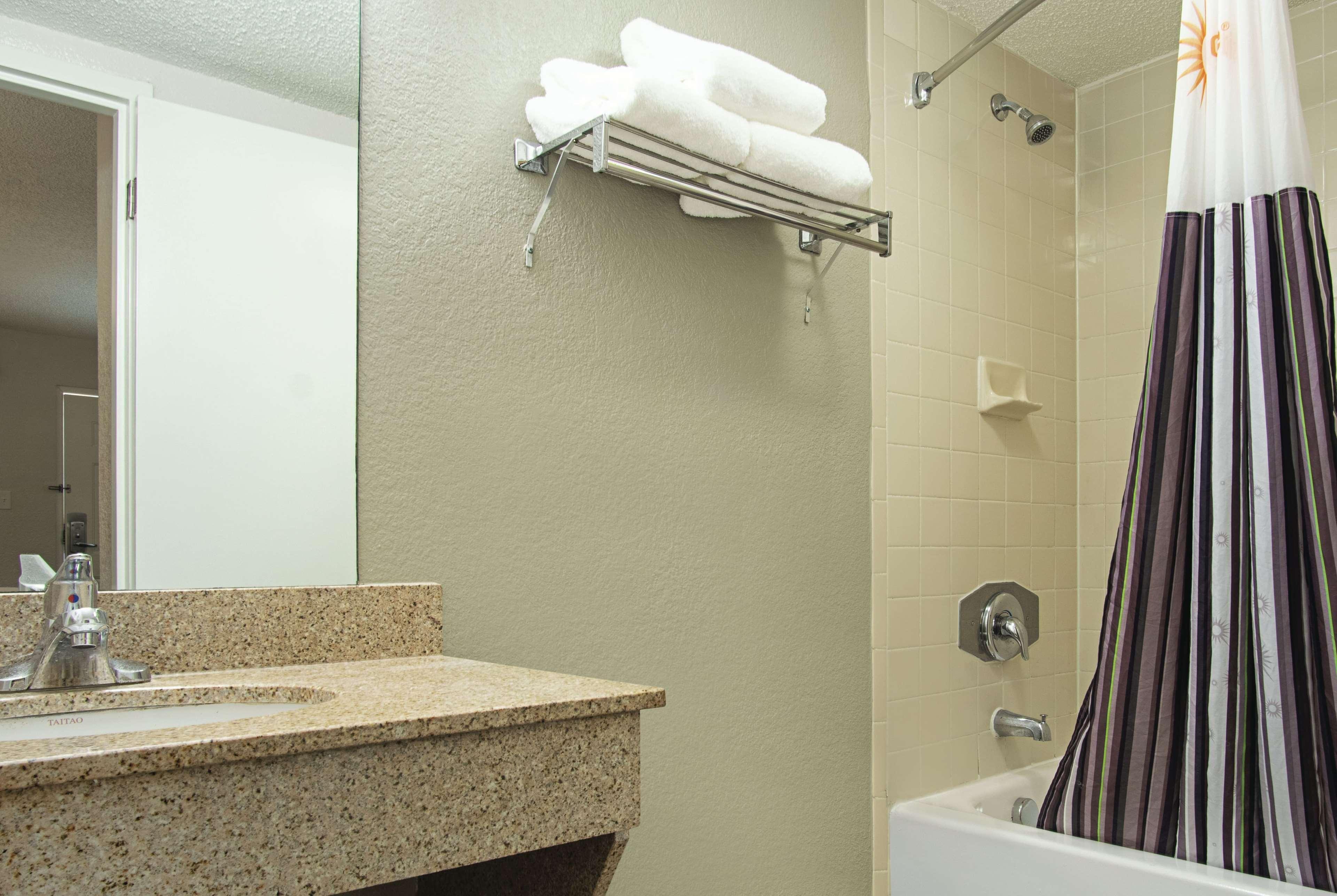 La Quinta Inn By Wyndham West Palm Beach - Florida Turnpike Екстериор снимка