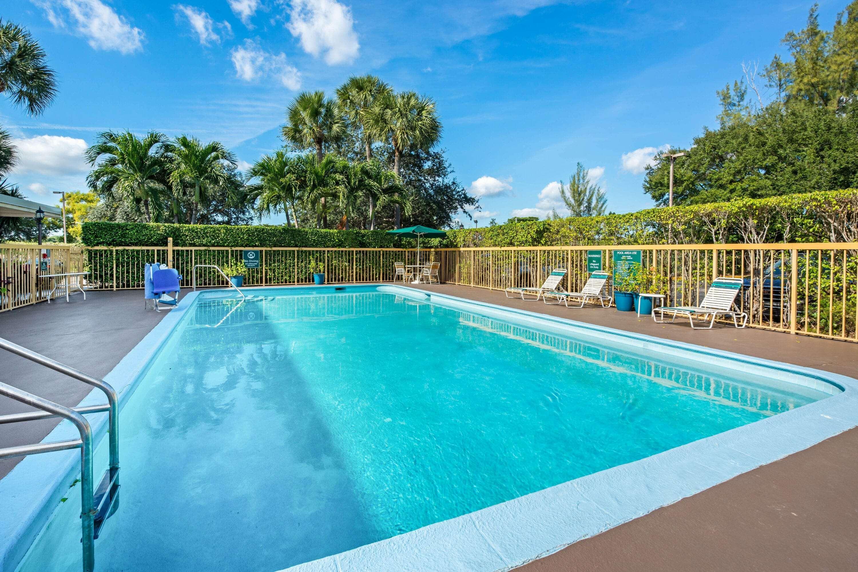 La Quinta Inn By Wyndham West Palm Beach - Florida Turnpike Екстериор снимка