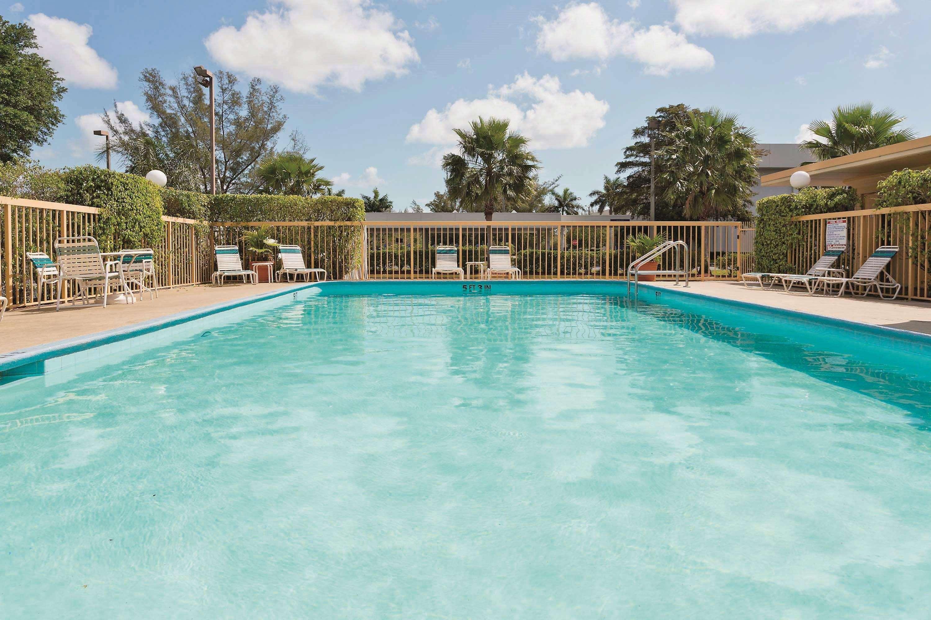 La Quinta Inn By Wyndham West Palm Beach - Florida Turnpike Екстериор снимка