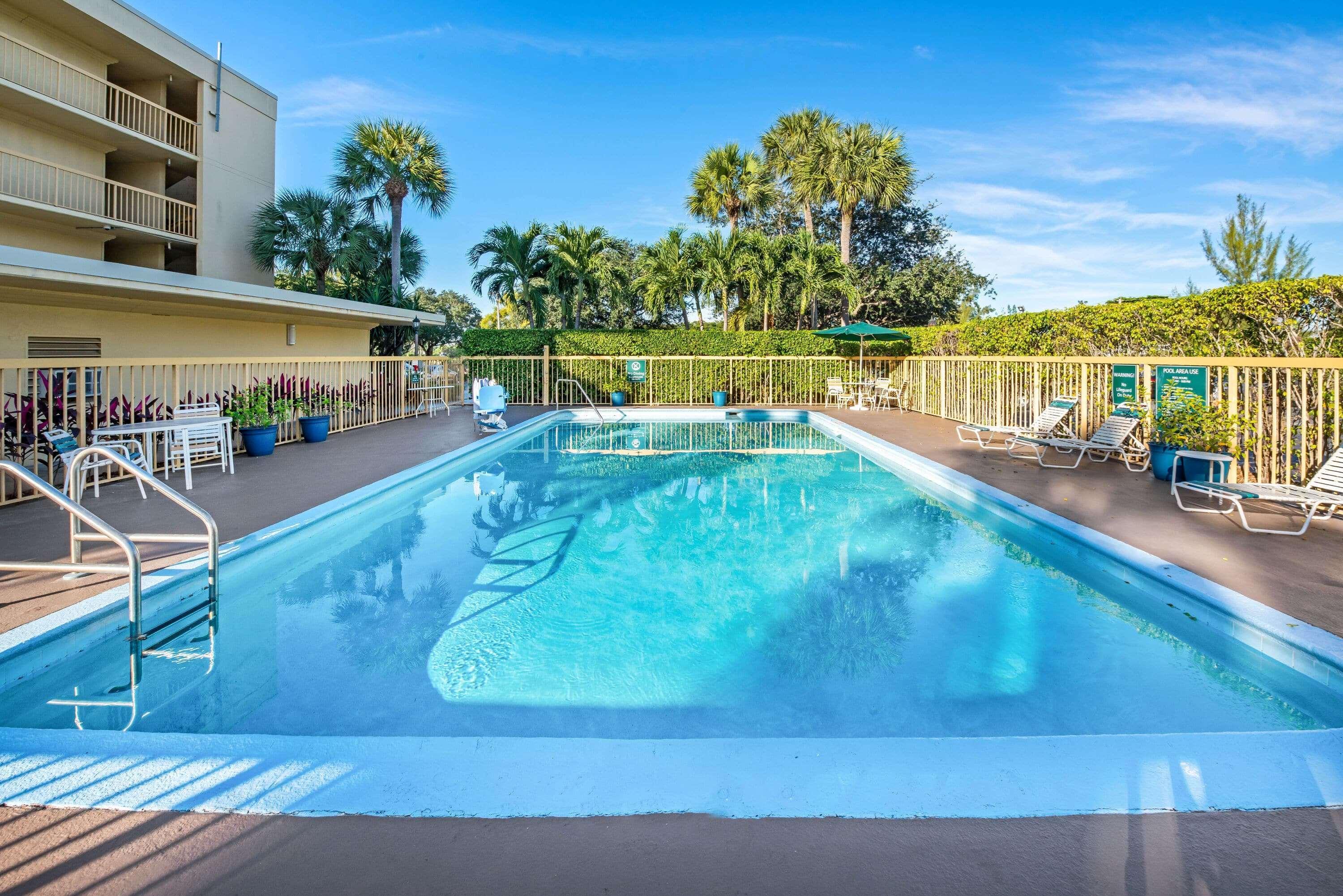 La Quinta Inn By Wyndham West Palm Beach - Florida Turnpike Екстериор снимка