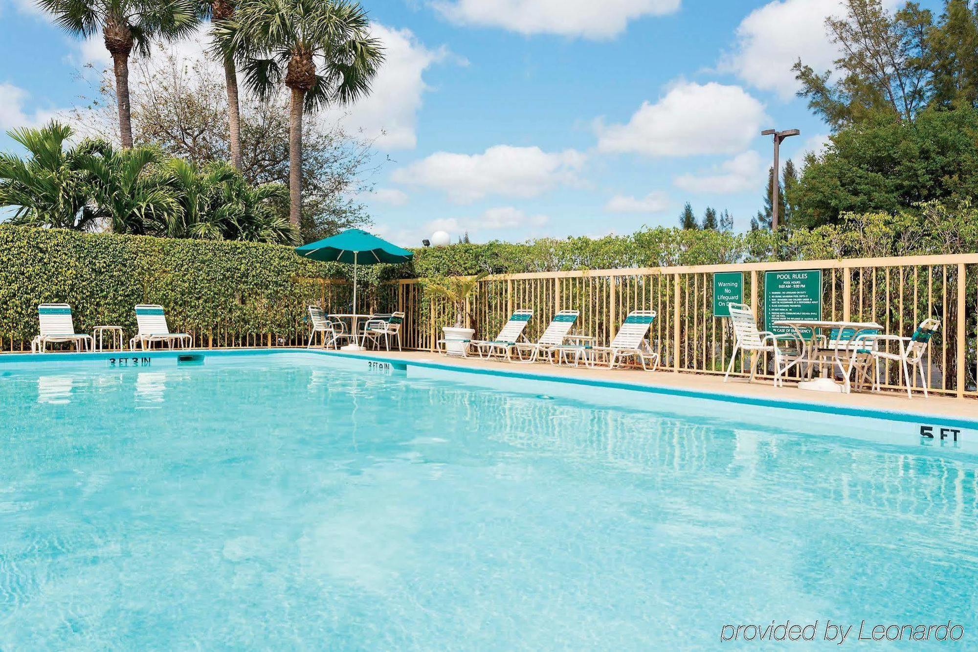 La Quinta Inn By Wyndham West Palm Beach - Florida Turnpike Екстериор снимка